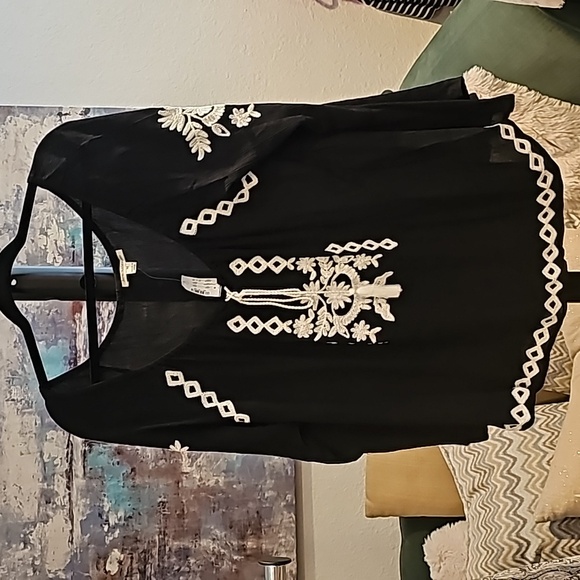 239 NWT John Paul Richard Embroidered Top - Picture 1 of 1